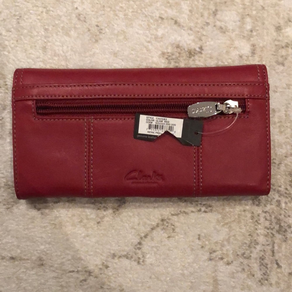 Clarks Genuine Leather Glam Red Wallet. NWT